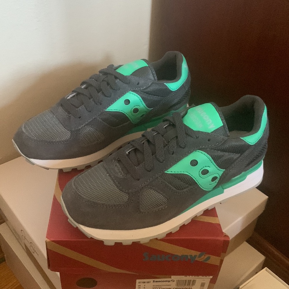 NWT- Saucony Shadow Original women’s size 7